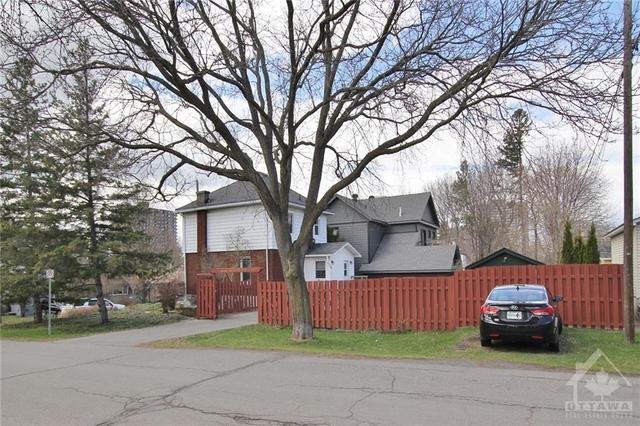 445 Hartleigh Avenue, House detached with 3 bedrooms, 2 bathrooms and 3 parking in Ottawa ON | Image 27
