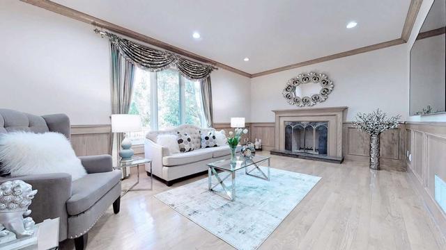 8 Lawnview Dr, House detached with 5 bedrooms, 7 bathrooms and 9 parking in Toronto ON | Image 40