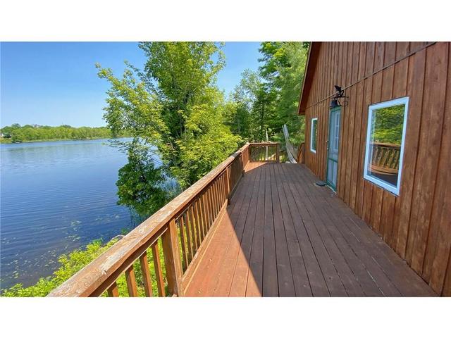 561 Graceys Island, House detached with 2 bedrooms, 1 bathrooms and null parking in Central Frontenac ON | Image 6