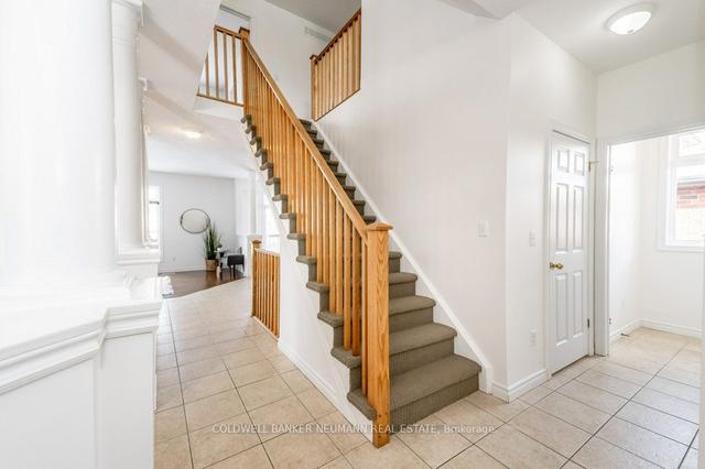 12 Carere Cres, House detached with 3 bedrooms, 4 bathrooms and 4 parking in Guelph ON | Image 10