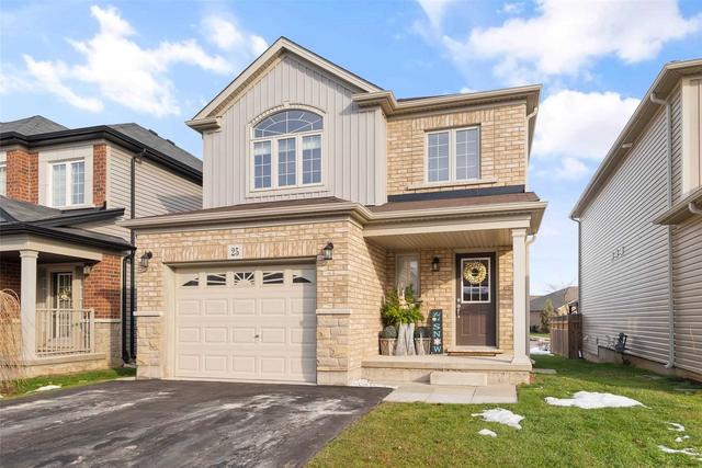 77 Avery Cres, Condo with 3 bedrooms, 3 bathrooms and 5 parking in St. Catharines ON | Image 1