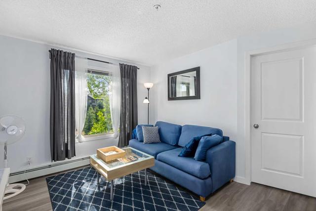 1310 - 8 Bridlecrest Drive Sw, Condo with 2 bedrooms, 2 bathrooms and 1 parking in Calgary AB | Image 5