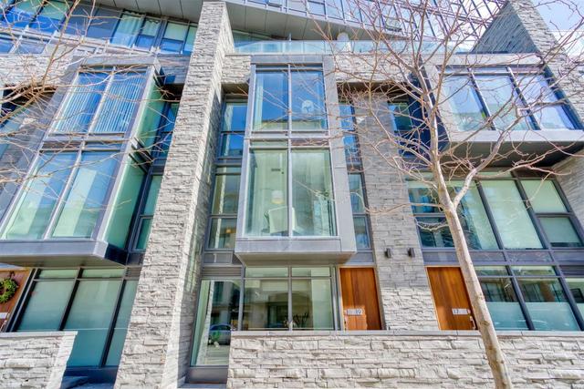 th19 - 15 Beverley St, Townhouse with 3 bedrooms, 3 bathrooms and 1 parking in Toronto ON | Image 1