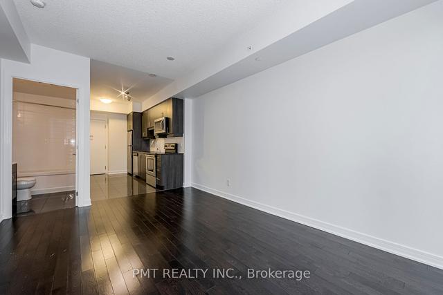 712se - 9199 Yonge St, Condo with 1 bedrooms, 1 bathrooms and 0 parking in Richmond Hill ON | Image 2