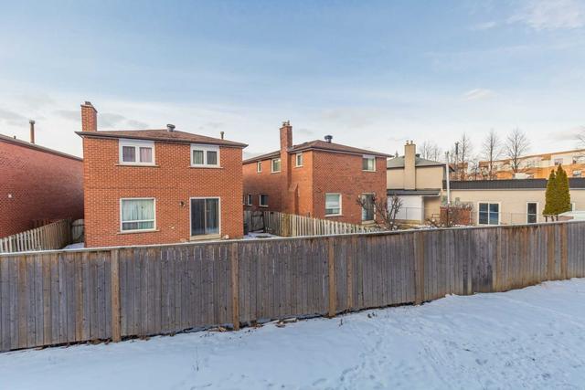 17 b Vasto Lane, House attached with 3 bedrooms, 3 bathrooms and 1 parking in Toronto ON | Image 11