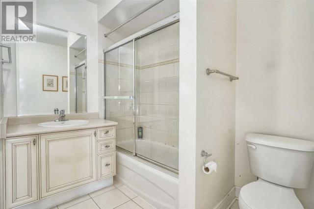 957 The Queensway Way, House attached with 4 bedrooms, 3 bathrooms and 2 parking in Toronto ON | Image 27