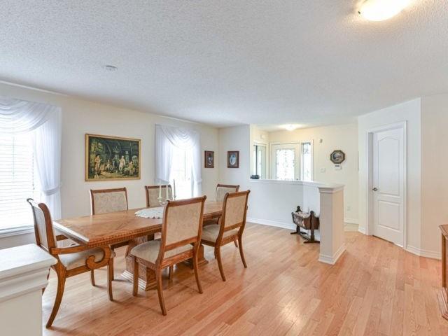 13 Lacorra Way, Townhouse with 2 bedrooms, 2 bathrooms and 1 parking in Brampton ON | Image 5