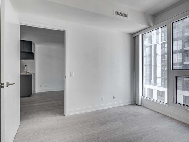1002 - 181 Dundas St E, Condo with 1 bedrooms, 1 bathrooms and 0 parking in Toronto ON | Image 9
