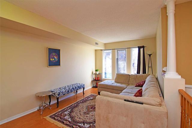 100 - 1050 Bristol Rd W, Townhouse with 3 bedrooms, 3 bathrooms and 1 parking in Mississauga ON | Image 5