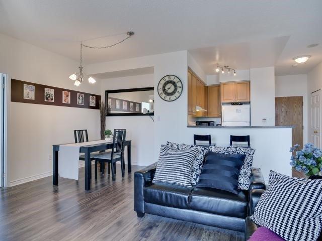 Lph9 - 7 Lorraine Dr, Condo with 3 bedrooms, 2 bathrooms and 1 parking in Toronto ON | Image 7