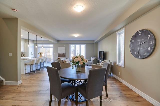 360 Chokecherry Cres, House detached with 4 bedrooms, 3 bathrooms and 3 parking in Waterloo ON | Image 24