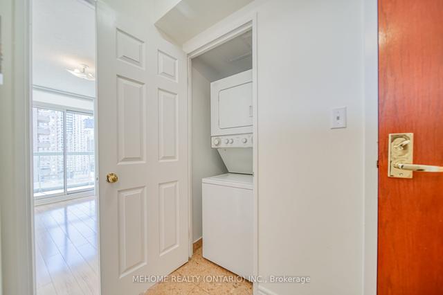 1611 - 28 Empress Ave, Condo with 3 bedrooms, 2 bathrooms and 1 parking in Toronto ON | Image 20
