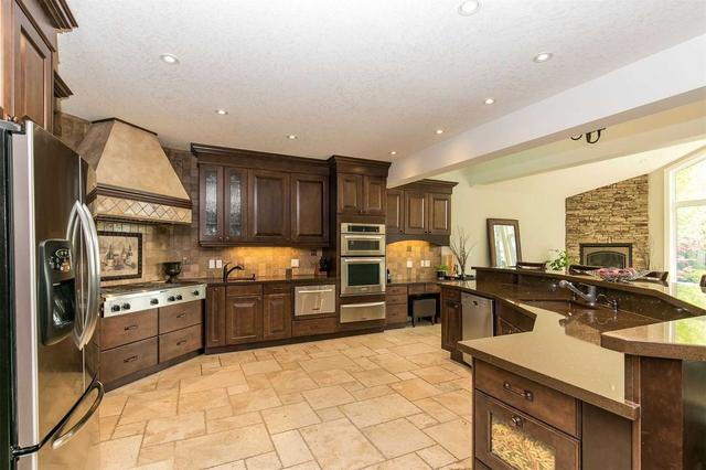 5150 Lakeshore Rd, House detached with 7 bedrooms, 4 bathrooms and 24 parking in Burlington ON | Image 39