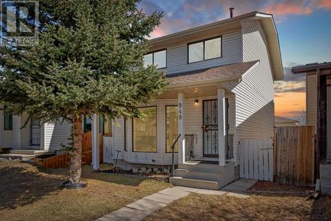 948 Riverbend Drive Se, House detached with 3 bedrooms, 2 bathrooms and 2 parking in Calgary AB | Card Image
