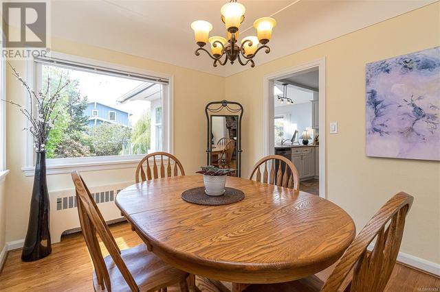 344 Stannard Ave, House detached with 3 bedrooms, 2 bathrooms and 1 parking in Victoria BC | Image 13