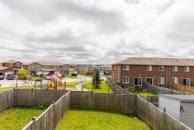 165 Southwinds Cres, House attached with 3 bedrooms, 2 bathrooms and 5 parking in Midland ON | Image 5