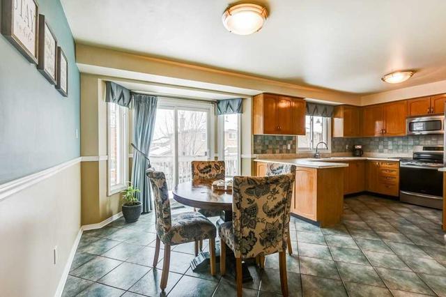 695 Shanahan Blvd, House detached with 4 bedrooms, 4 bathrooms and 4 parking in Newmarket ON | Image 2