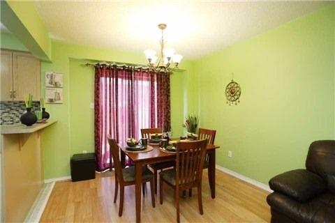 34 Brisbane Crt, Townhouse with 3 bedrooms, 3 bathrooms and 1 parking in Brampton ON | Image 8