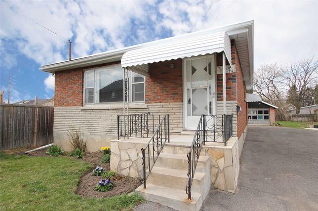 212 Mcnaughton Ave, House detached with 3 bedrooms, 1 bathrooms and 5 parking in Oshawa ON | Image 1