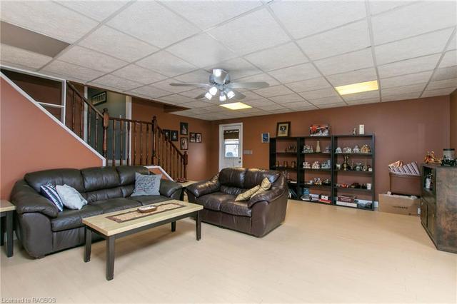 2055 9th Avenue E, House detached with 4 bedrooms, 3 bathrooms and 7 parking in Owen Sound ON | Image 11