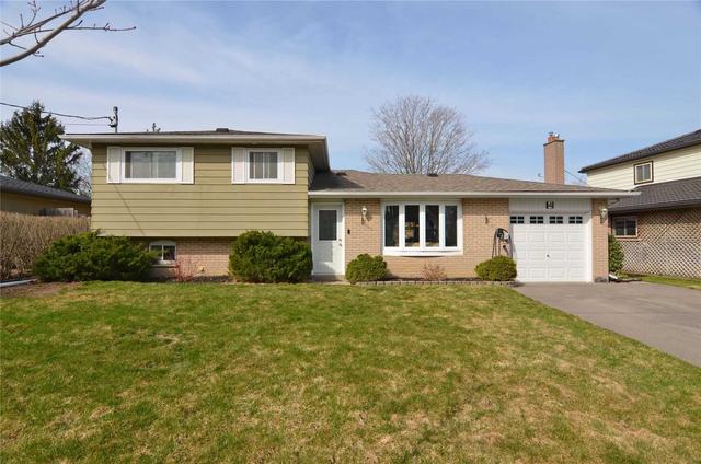 4 Willow Dr, House detached with 3 bedrooms, 2 bathrooms and 4 parking in New Tecumseth ON | Image 1