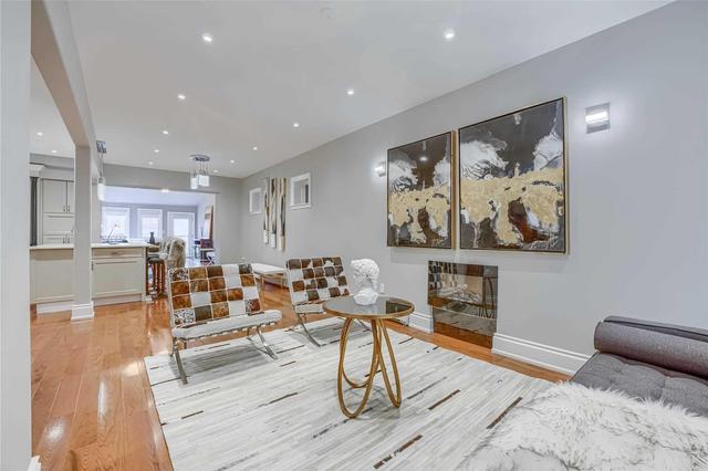 36 Lockwood Rd, House detached with 5 bedrooms, 5 bathrooms and 1 parking in Toronto ON | Image 3