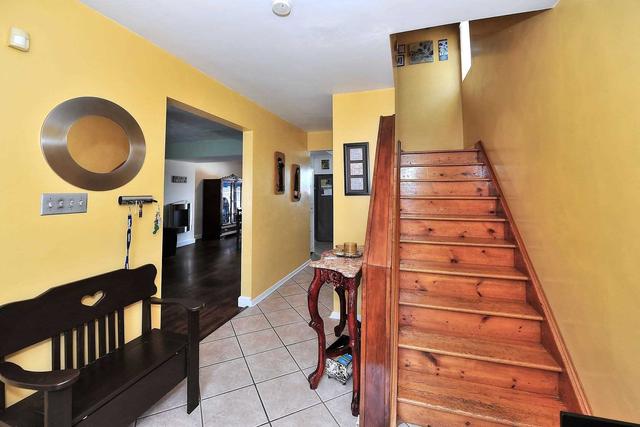 135 St Lucie Dr, House semidetached with 4 bedrooms, 1 bathrooms and 3 parking in Toronto ON | Image 19