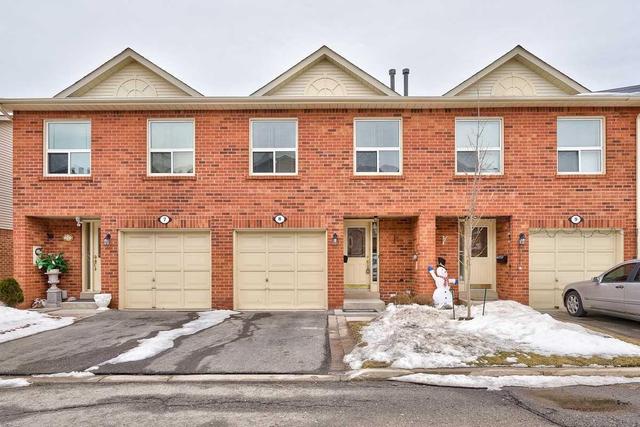 8 - 1500 Reeves Gate, Townhouse with 3 bedrooms, 3 bathrooms and 1 parking in Oakville ON | Image 1