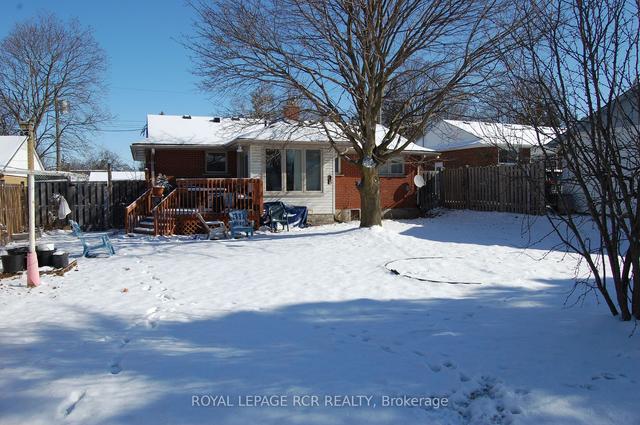 63 Olympic Dr, House detached with 3 bedrooms, 2 bathrooms and 3 parking in Kitchener ON | Image 2