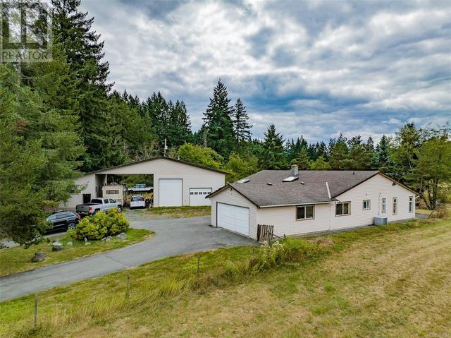 2445 Godfrey Rd, House detached with 5 bedrooms, 3 bathrooms and 4 parking in Nanaimo C BC | Image 1