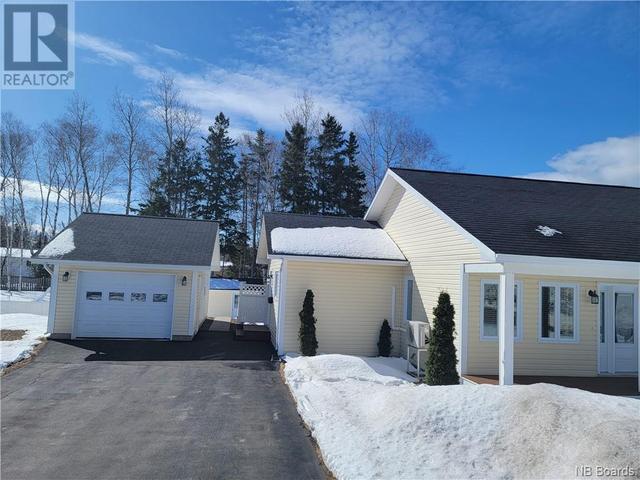 1085 Sycamore, House detached with 4 bedrooms, 2 bathrooms and null parking in Bathurst NB | Image 2