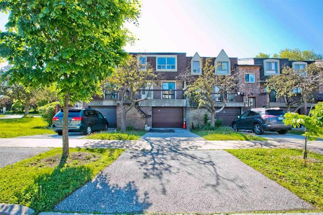 90 Buddleswood Crt, Townhouse with 3 bedrooms, 3 bathrooms and 1 parking in Toronto ON | Image 1