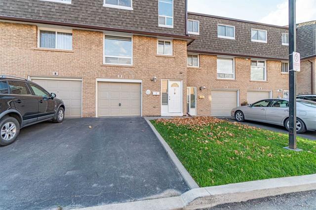 7 - 640 Rathburn Rd E, Townhouse with 3 bedrooms, 2 bathrooms and 2 parking in Mississauga ON | Image 1