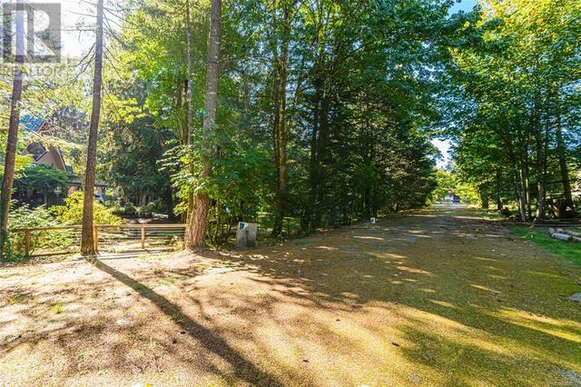 1386 Carlton Dr, House detached with 4 bedrooms, 2 bathrooms and null parking in Cowichan Valley B BC | Image 14