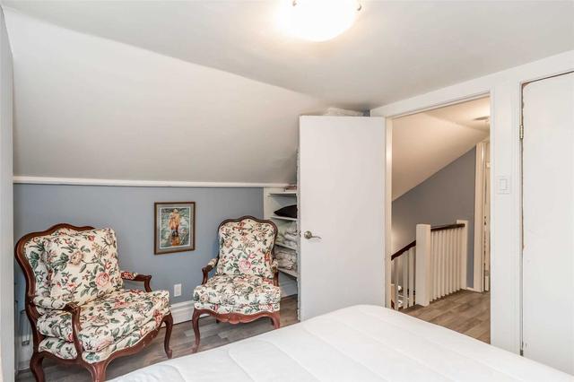 186 Duckworth St, House detached with 2 bedrooms, 2 bathrooms and 5 parking in Barrie ON | Image 8