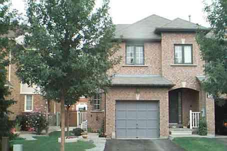 95 Ural Circ, House attached with 3 bedrooms, 2 bathrooms and 2 parking in Brampton ON | Image 1