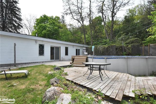 406 Penetanguishene Road, House detached with 4 bedrooms, 3 bathrooms and 21 parking in Springwater ON | Image 13