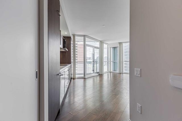 2012 - 45 Charles St E, Condo with 2 bedrooms, 2 bathrooms and 1 parking in Toronto ON | Image 1