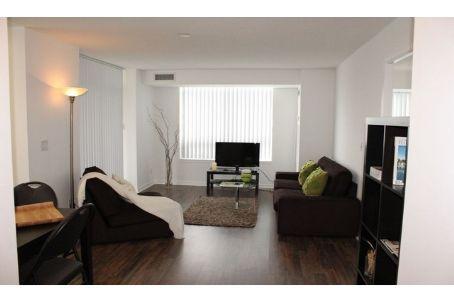 903 - 3 Michael Power Pl, Condo with 2 bedrooms, 2 bathrooms and 1 parking in Toronto ON | Image 2