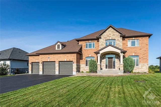 7348 Blue Water Crescent, House detached with 5 bedrooms, 4 bathrooms and 11 parking in Ottawa ON | Image 1