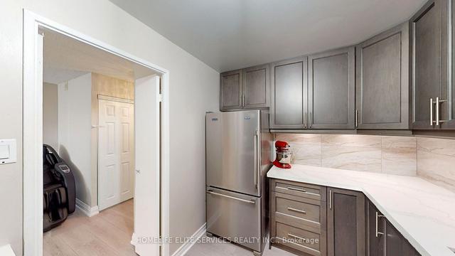 612 - 120 Dundalk Dr, Condo with 2 bedrooms, 1 bathrooms and 1 parking in Toronto ON | Image 9