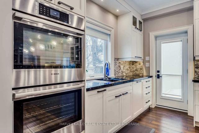 243 Armour Blvd, House detached with 4 bedrooms, 5 bathrooms and 8 parking in Toronto ON | Image 3