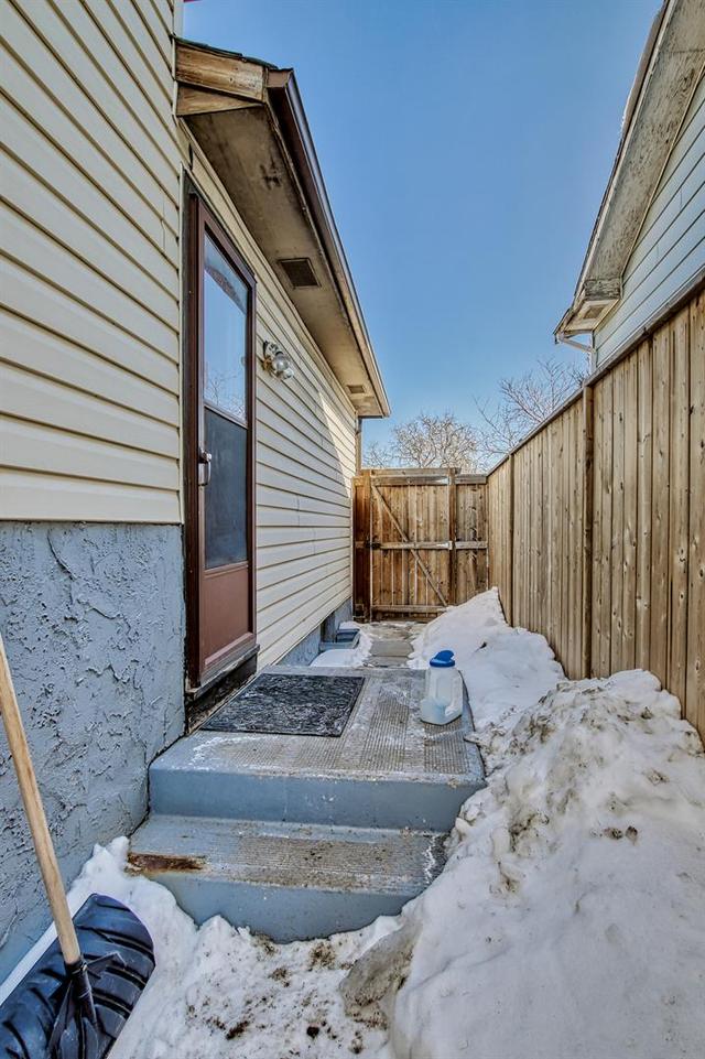 35 Whitehaven Road Ne, House detached with 3 bedrooms, 2 bathrooms and 2 parking in Calgary AB | Image 19
