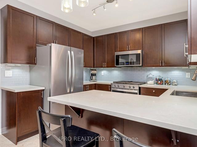 80 Amaranth Cres, House detached with 4 bedrooms, 3 bathrooms and 4 parking in Brampton ON | Image 4