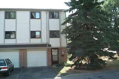 39 - 141 Galloway Rd, Townhouse with 3 bedrooms, 2 bathrooms and 1 parking in Toronto ON | Image 1