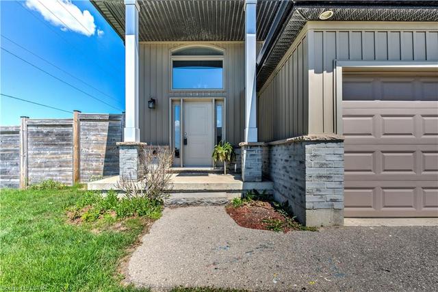 2162 North Routledge Park, House detached with 3 bedrooms, 3 bathrooms and 4 parking in London ON | Image 7
