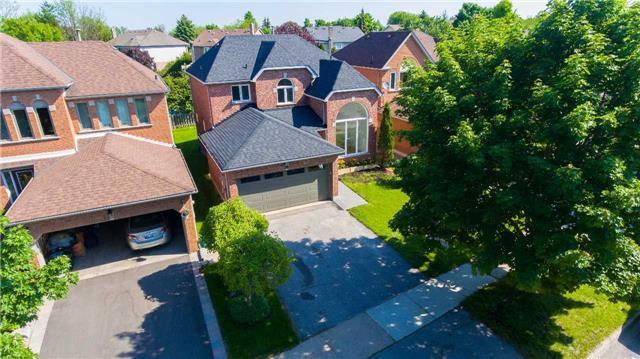 10 Rachewood Crt, House detached with 4 bedrooms, 3 bathrooms and 2 parking in Aurora ON | Image 1