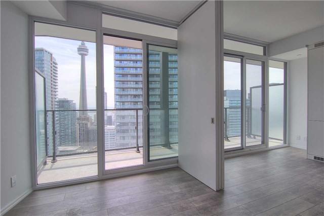 2912 - 125 Peter St, Condo with 1 bedrooms, 1 bathrooms and 1 parking in Toronto ON | Image 12