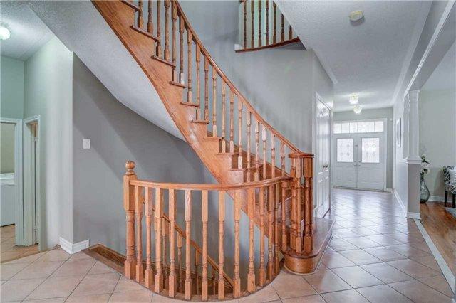 39 Carmel Cres, House detached with 5 bedrooms, 4 bathrooms and 4 parking in Brampton ON | Image 4