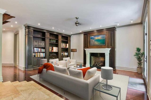 102 Bevdale Rd, House detached with 4 bedrooms, 5 bathrooms and 2 parking in Toronto ON | Image 5